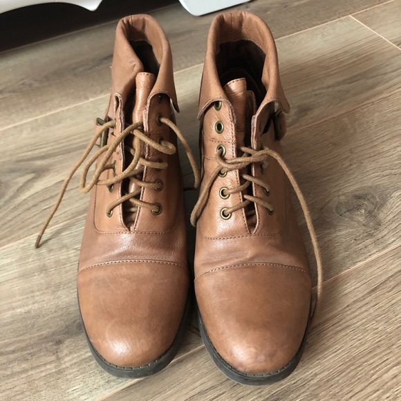 Steve Madden Falyn Leather Ankle Boot - Picture 2 of 8